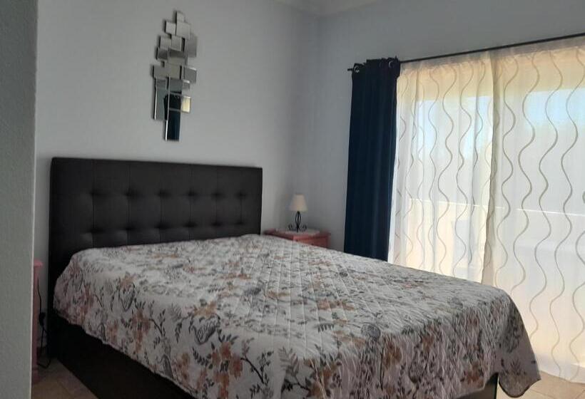 Апартаменты 2 спальни Вид на Бассейн, Residence 1000 Roses
