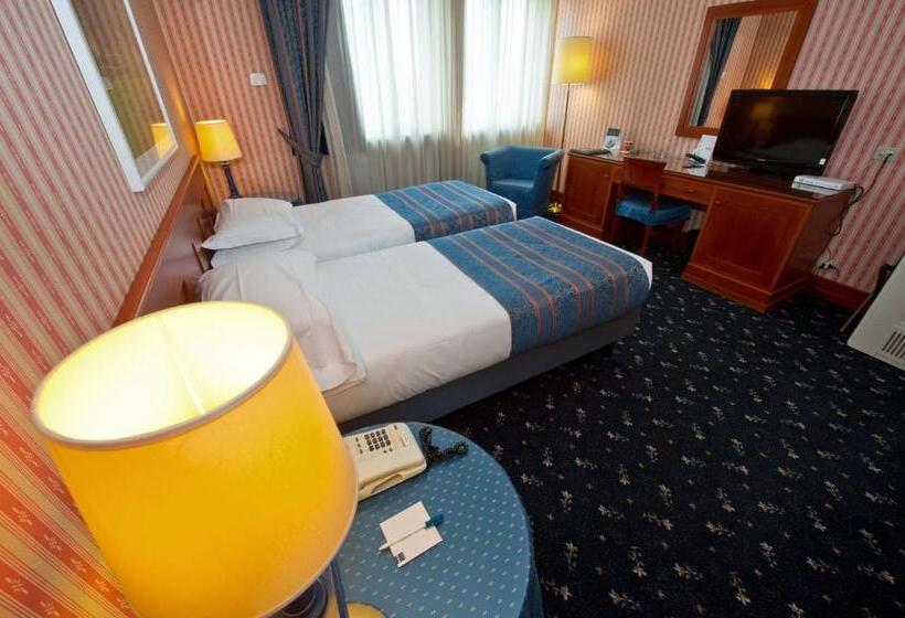 Номер Стандарт, Golf Hotel Cavaglià