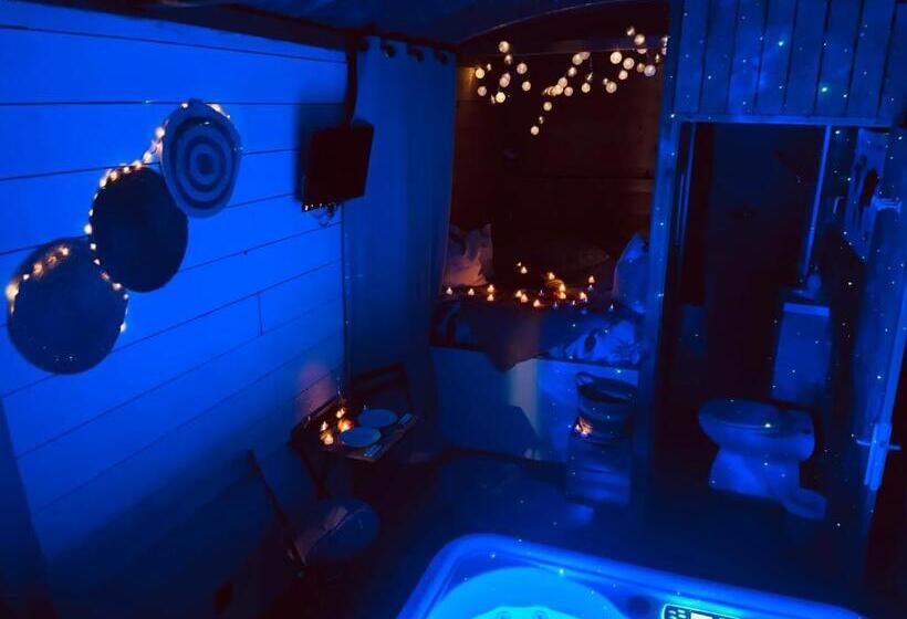 Номер Стандарт с Балконом, Chambre Avec Spa Privé
