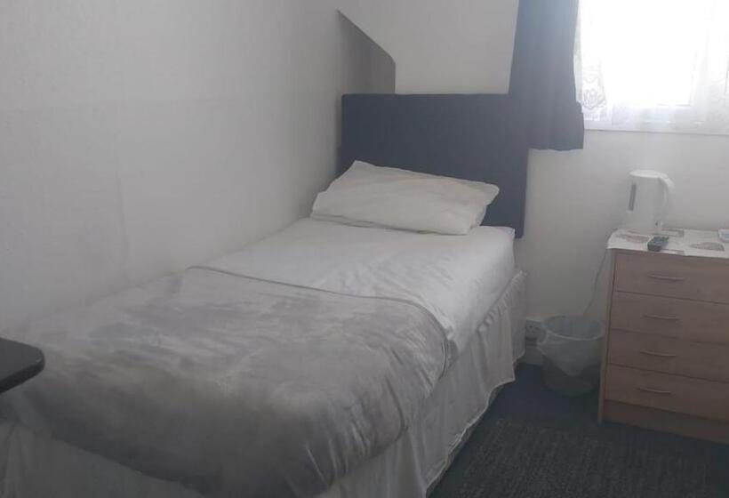 Номер Стандарт Индивидуальный Совместная Ванная, Tudor Lodge  Redcar Beach
