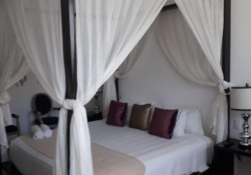 Полулюкс, Casa Ticul Hotel Boutique 5th Av