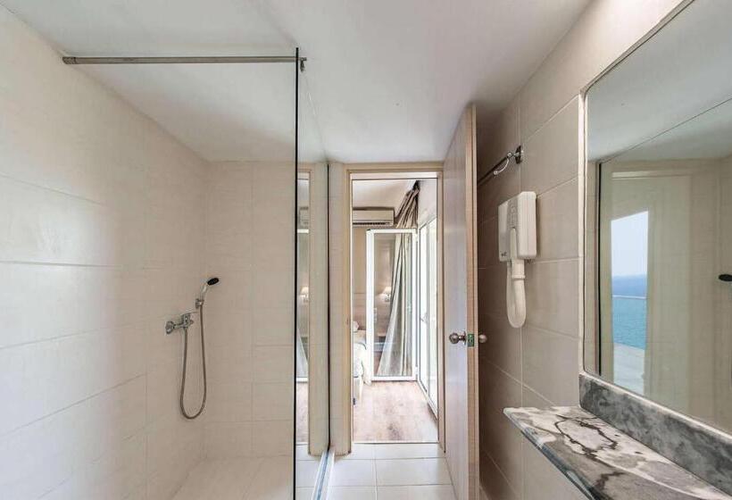 اتاق سه نفره سوپریور با چشم‌انداز دریا, Evia Riviera Resort
