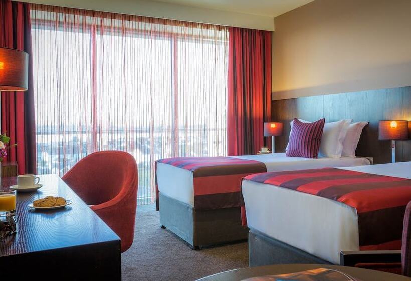 Номер Стандарт Вид на Озеро, Loughrea Hotel & Spa