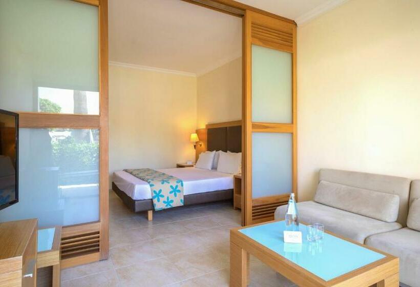 Семейный Номер, Sol Cosmopolitan Rhodes