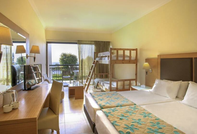 Семейный Номер, Sol Cosmopolitan Rhodes