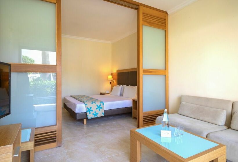 Семейный Номер, Sol Cosmopolitan Rhodes