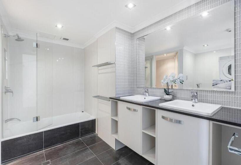Апартаменты Superior 3 Спальни, Northwind Beachfront Apartments
