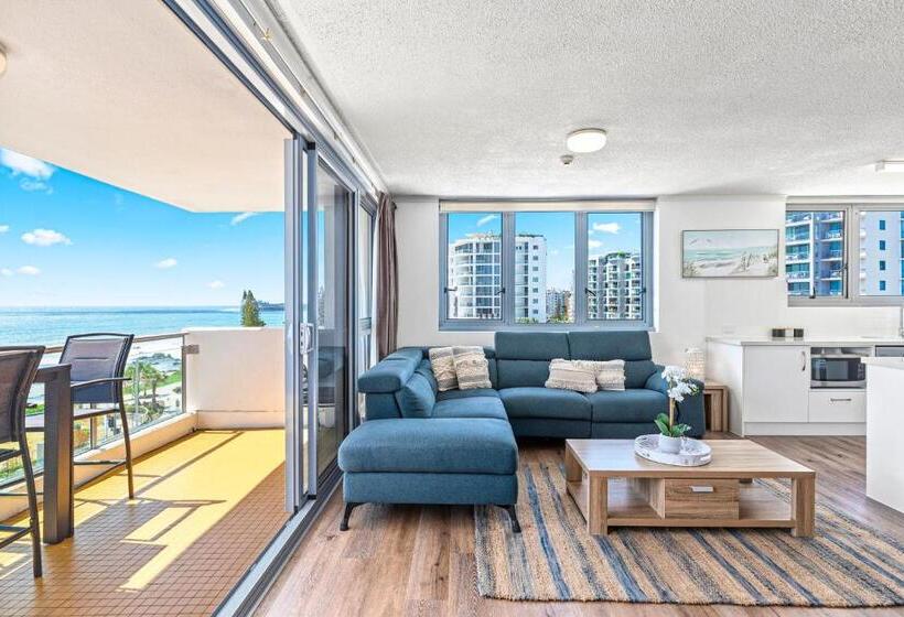 Апартаменты 3 Спальни Вид на Море, Northwind Beachfront Apartments