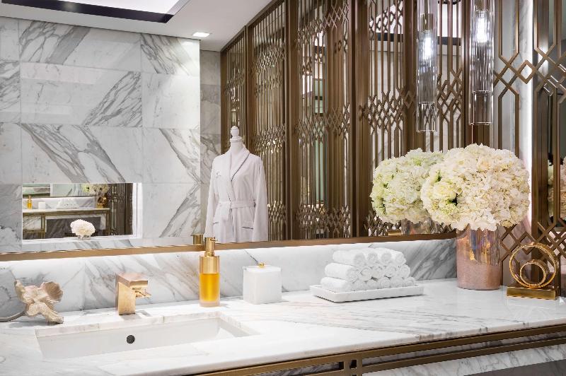 带城市景观的优质房间, Waldorf Astoria Kuwait