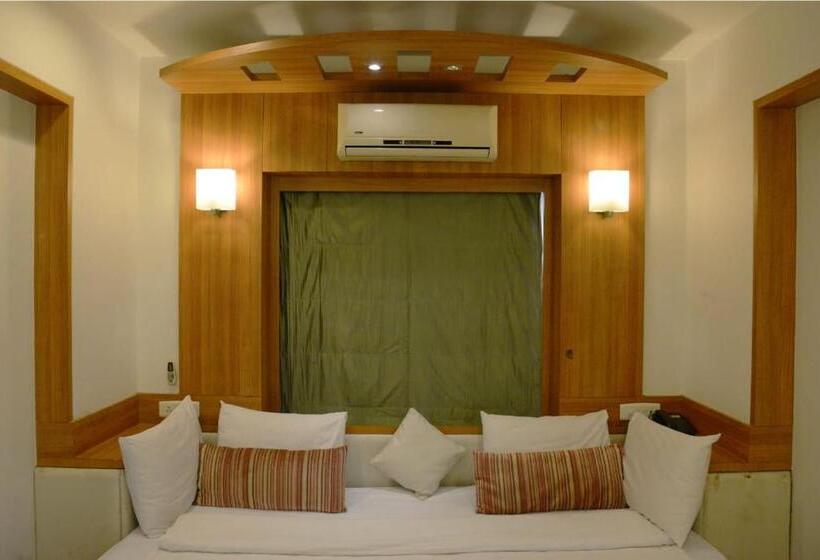 高级套房, Beautiful Hotel In Lonavala