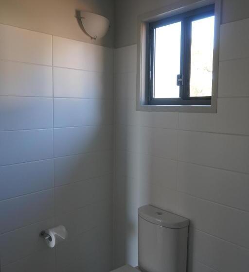 스탠다드 룸 킹사이즈 침대, Narangba Motel