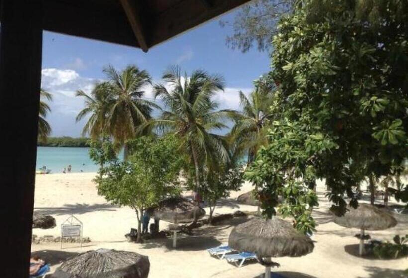 标准间, Room In Guest Room   Private Room In Boca Chica Resort Condominium