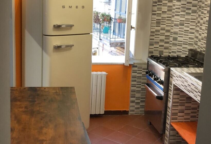 Кровать в Общей Комнате, H Hostel Friendly Accommodation