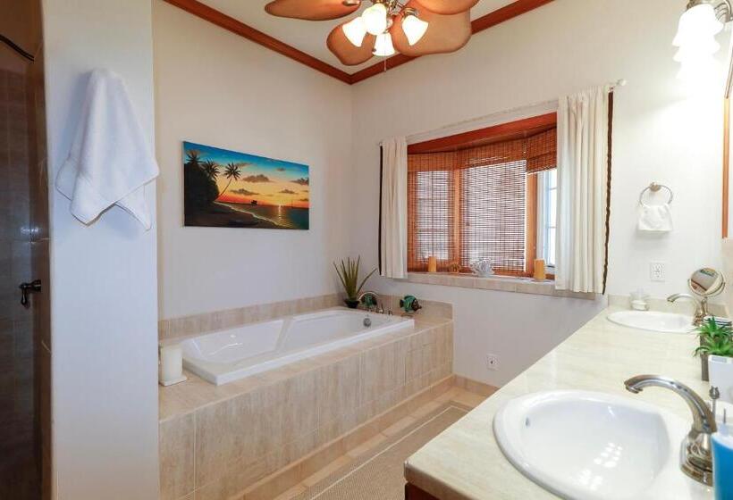 Люкс Кровать Кинг, Tara Del Sol Resort