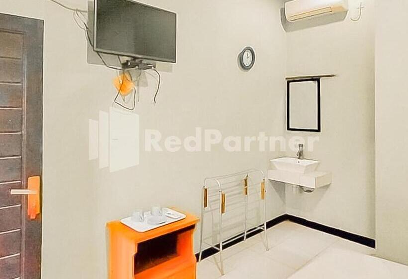 Семейный Номер, Indah Savana Hotel Mitra Reddoorz