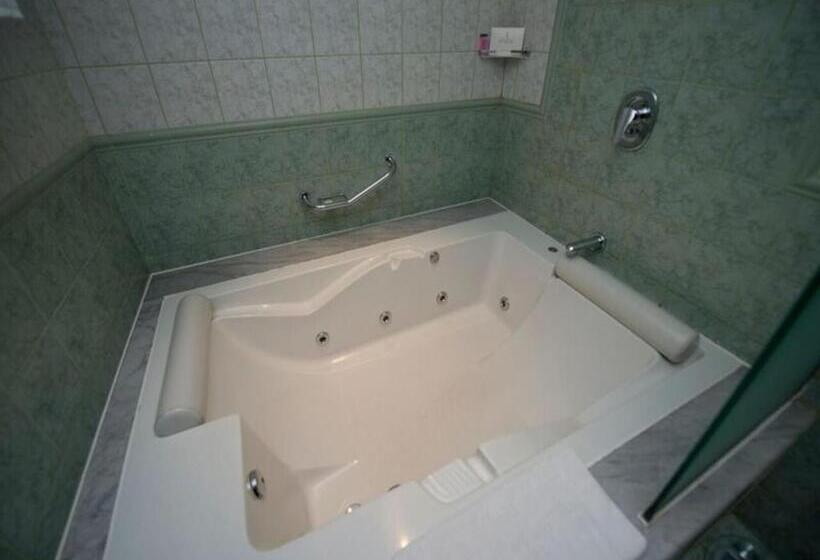 Полулюкс с Гидромассажем, Executives Hotel   Olaya