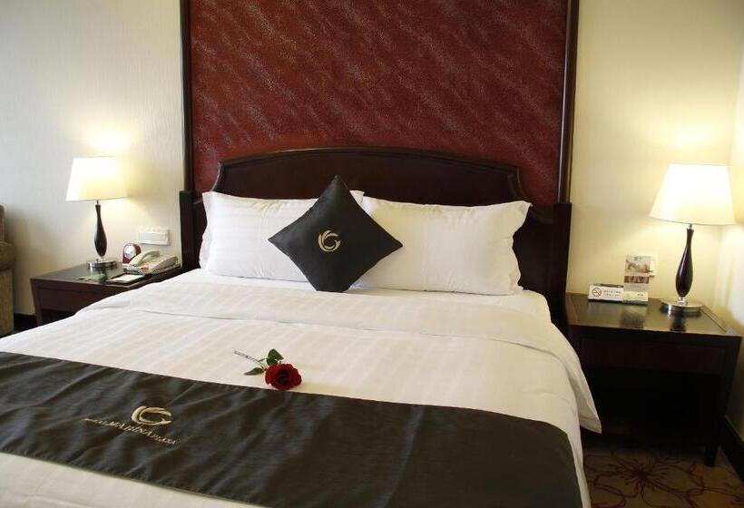 Номер Deluxe, The Royal Marina Plaza Hotel Guangzhou