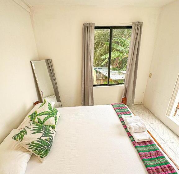 발코니 디럭스 룸, Bella S Backpackers Hostel