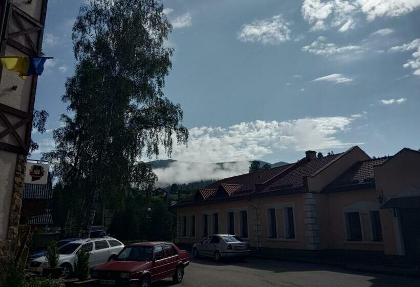Дом 4 Спальни, під каштаном
