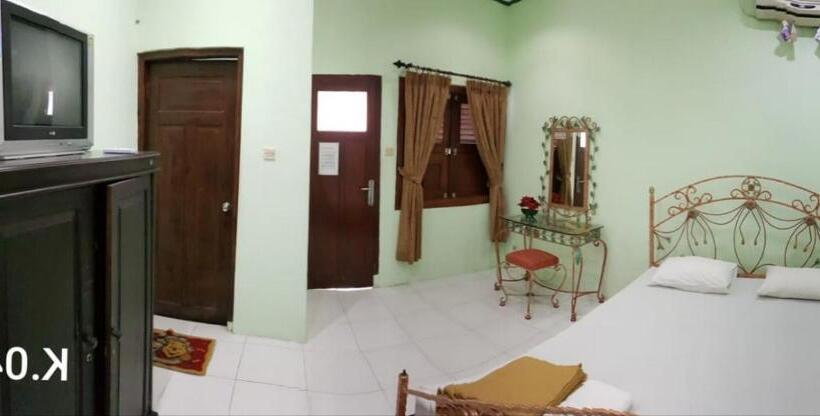 Номер Deluxe, Embe Pitoe Syariah Gejayan Mitra Reddoorz