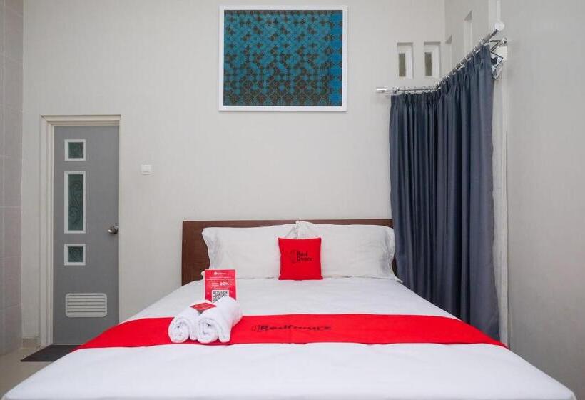 Номер Deluxe, Reddoorz Syariah Near Pascasarjana Ugm 3