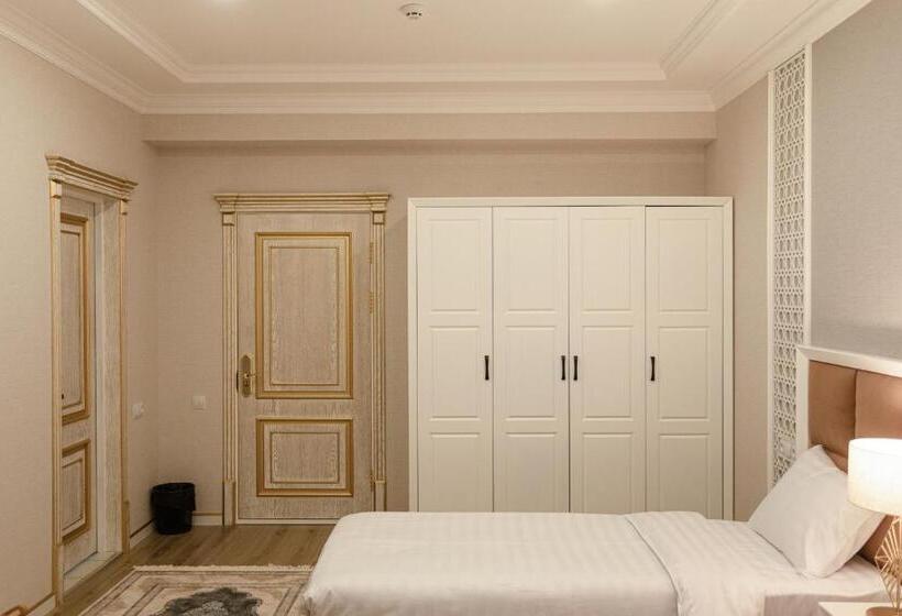标准三人间, Royal Hotel Samarkand