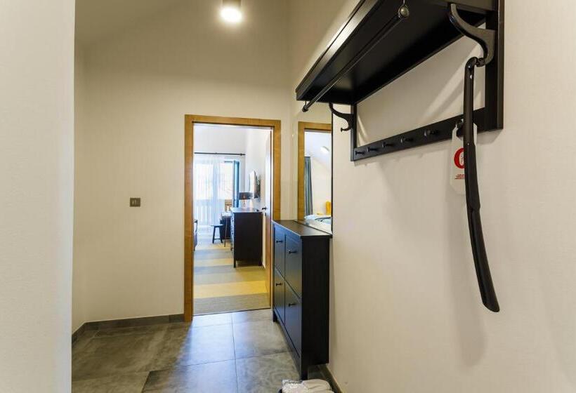 标准间带阳台, Restaurace A Penzion Pod Lipami Metylovice
