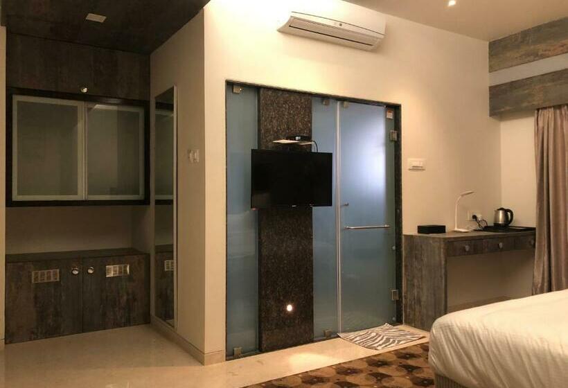 Номер Deluxe, Sharanam