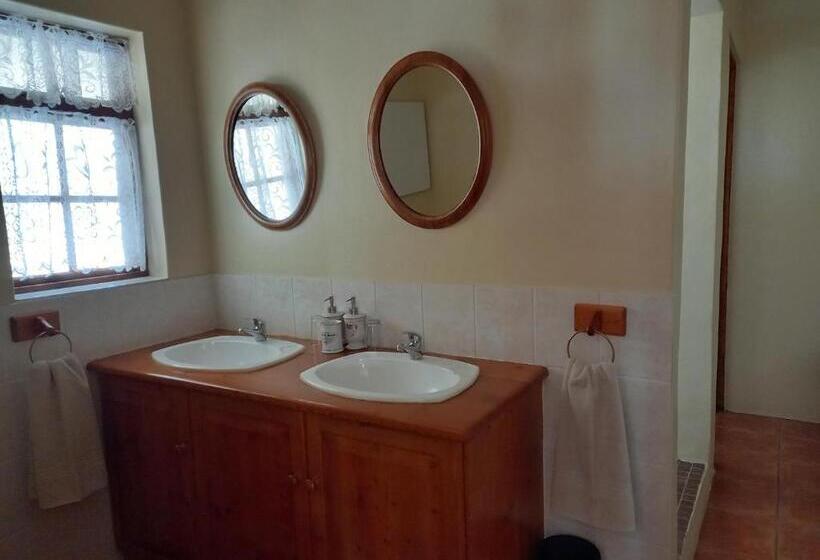 Семейный Номер Вид на Сад, Avondrust Guest House