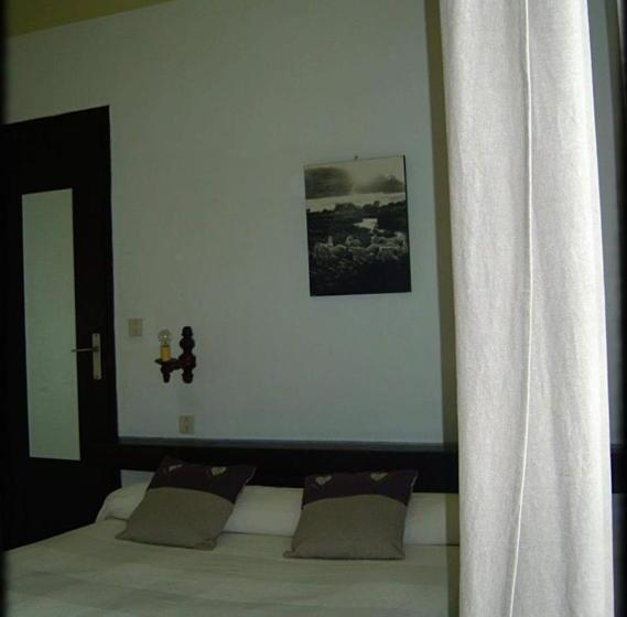 Standard Szoba, Auberge Mas De Layalle