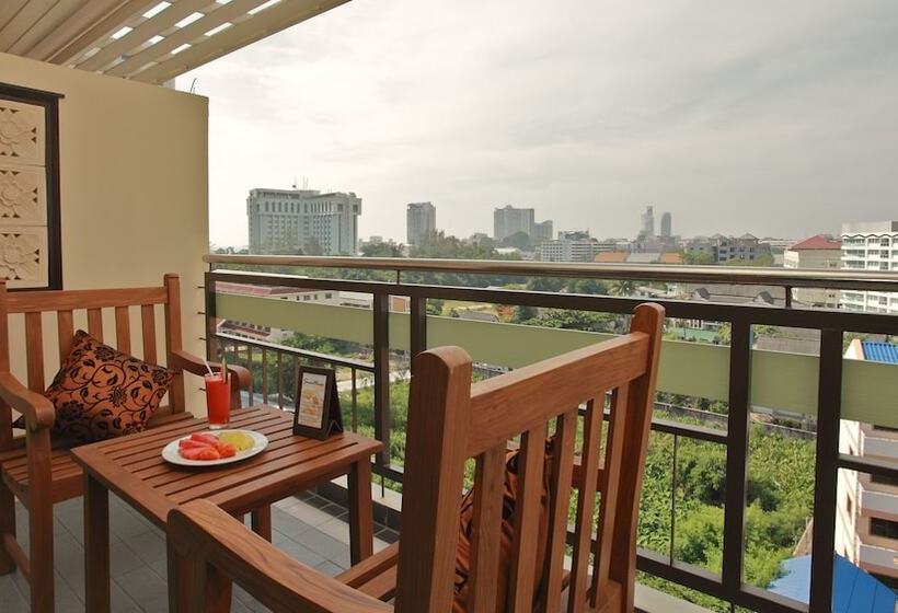 Люкс Повышенной Комфортности, Pattaya Loft