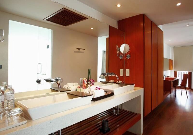 바다 전망 스위트, La Flora Resort Patong