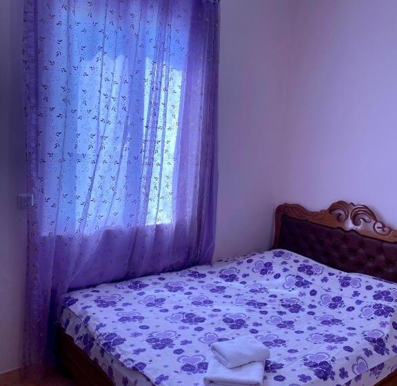 标准单人间, Noravank B&b