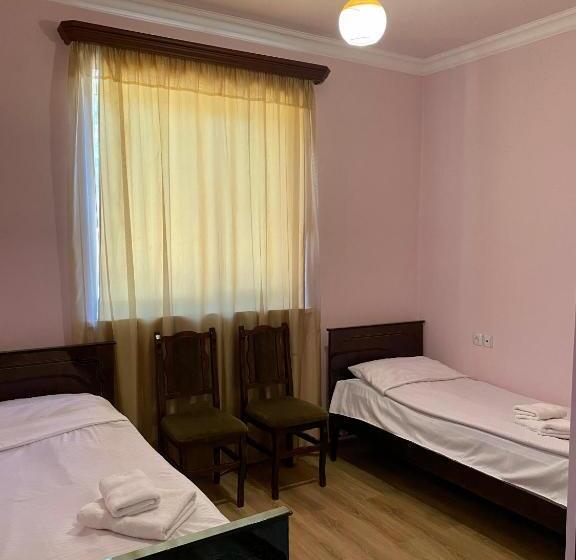 标准间, Noravank B&b