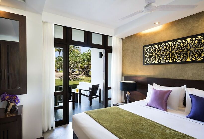 Номер Стандарт Вид на Озеро, Avani Kalutara Resort