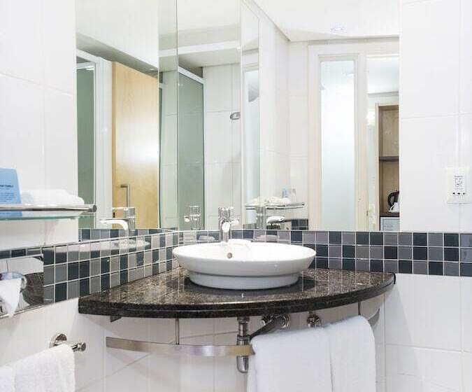 스탠다드 룸 더블 침대, Holiday Inn Express Sandton Woodmead, An Ihg