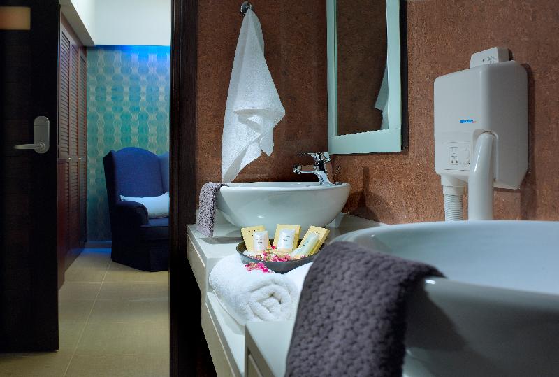 스위트, Filion Suites Resort & Spa