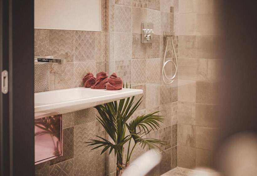 Номер Стандарт, Relais Almaranto