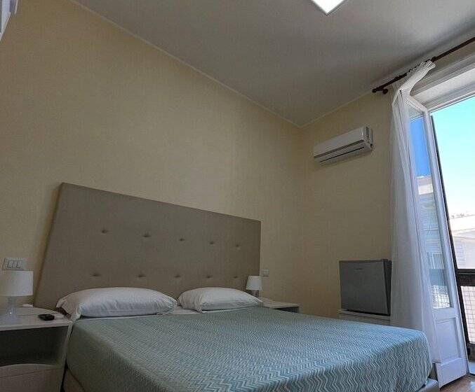 标准间, 38 Aira Hotels
