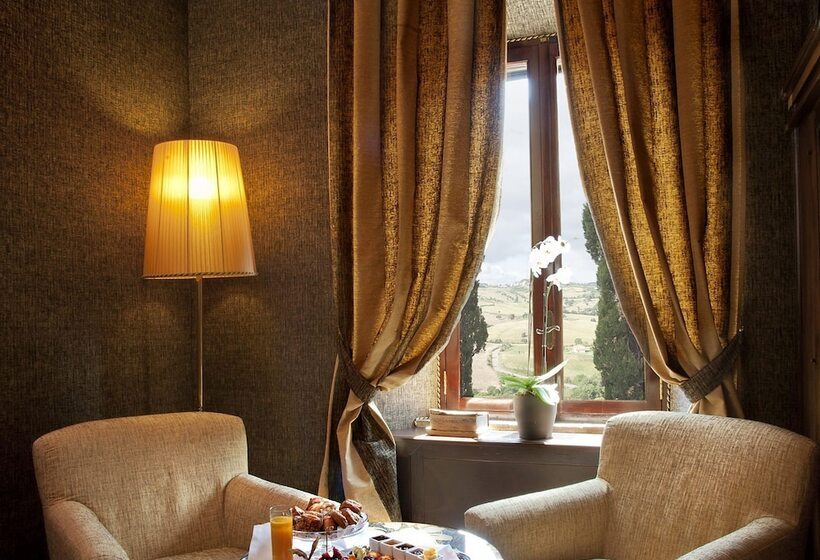 Полулюкс, Castel Porrona Relais & Spa