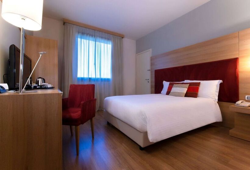 Номер Стандарт Адаптированный для Инвалидов, Dolce By Wyndham Milan Malpensa
