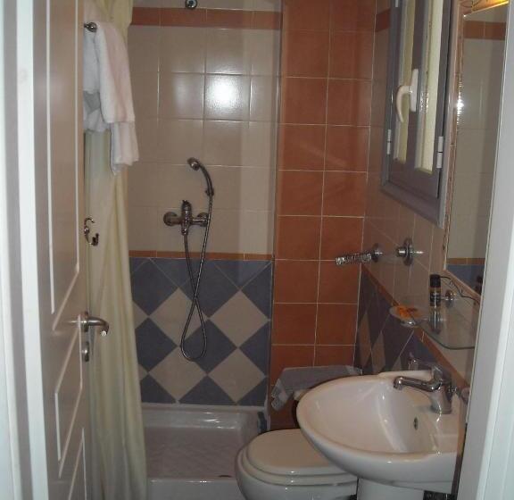 标准三人间, Aigli Hotel Syros
