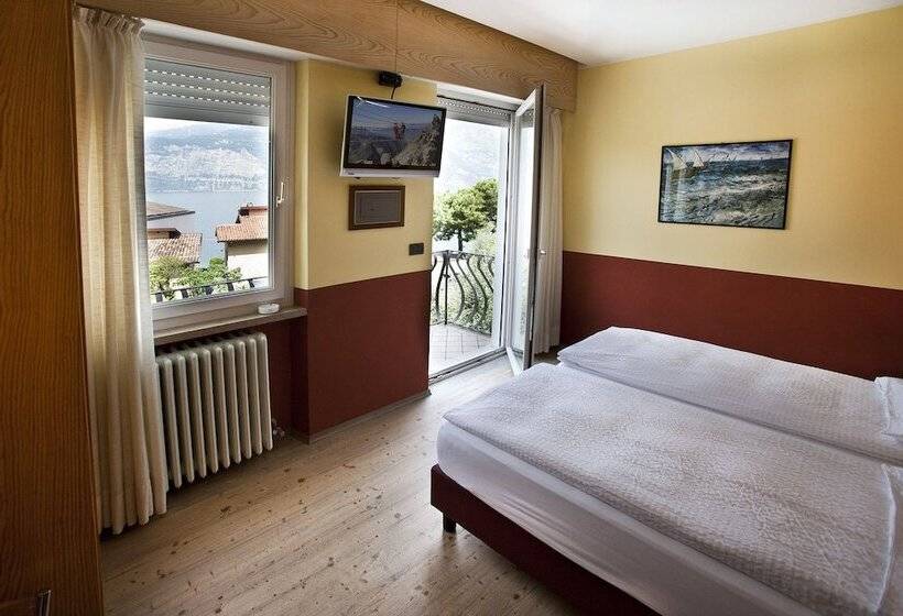 Номер Стандарт Вид на Бассейн, Ambienthotel Luna Rossa Adults Only