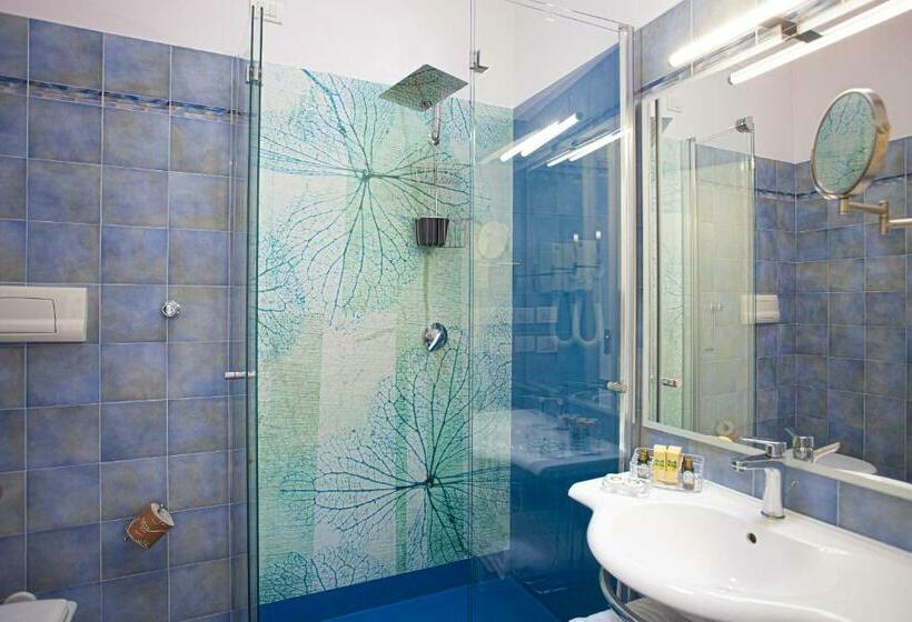 주니어 스위트, Suvaki Resort