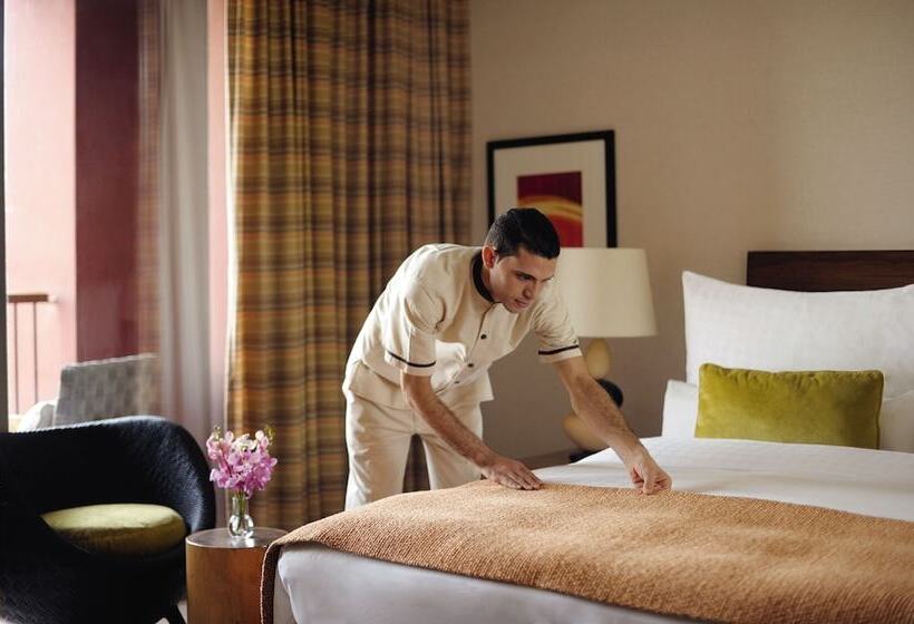 سوییت با چشم‌انداز دریا, Movenpick Resort & Spa Tala Bay Aqaba