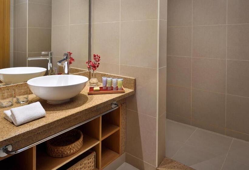 اتاق سوپریور با تخت بزرگ, Movenpick Resort & Spa Tala Bay Aqaba