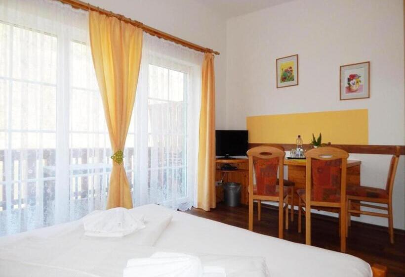 اتاق خانوادگی, Pension Bomätscher
