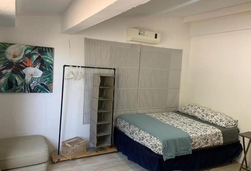 اتاق استاندارد, Joebi S House Walking Distance To Rocky Cay Beach Ideal For Families Or Groups