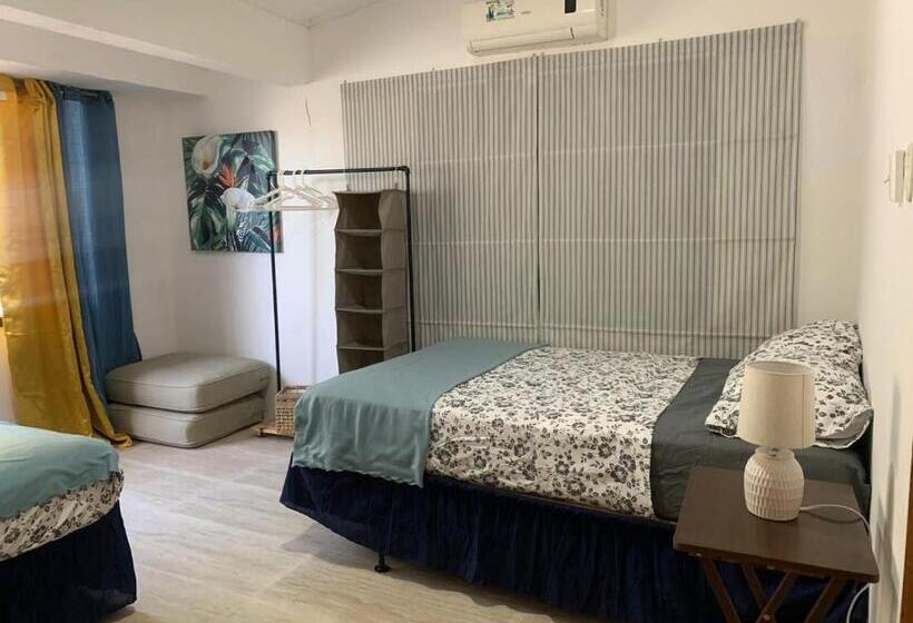 خانه 2 خوابه, Joebi S House Walking Distance To Rocky Cay Beach Ideal For Families Or Groups
