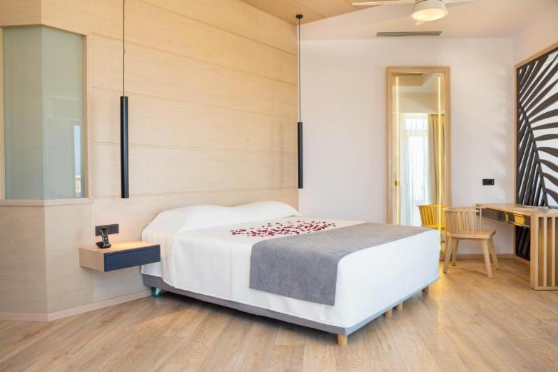 سوییت با چشم‌انداز دریا, Oscar Suites & Village